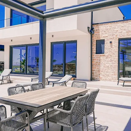 Hills - North By Interhome Villa *